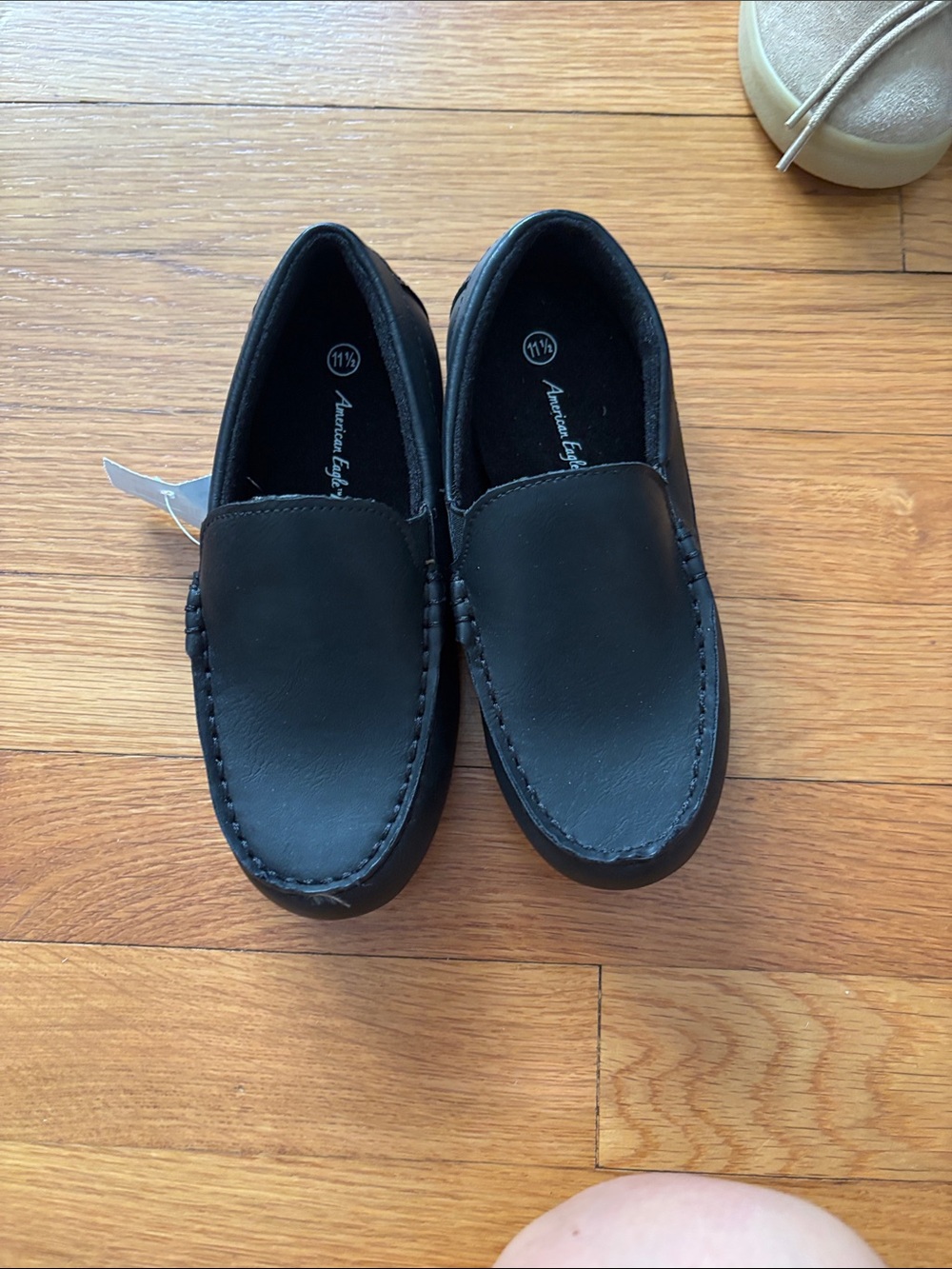 NWT American Eagle Outfitters Kids Black Slip-On Moccasin Loafers